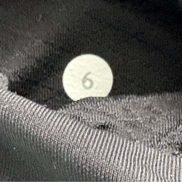 Lululemon Womens Run for Fun Crop Size 6 Black W6A35S Yoga Activewear Athleisure - Picture 6 of 6